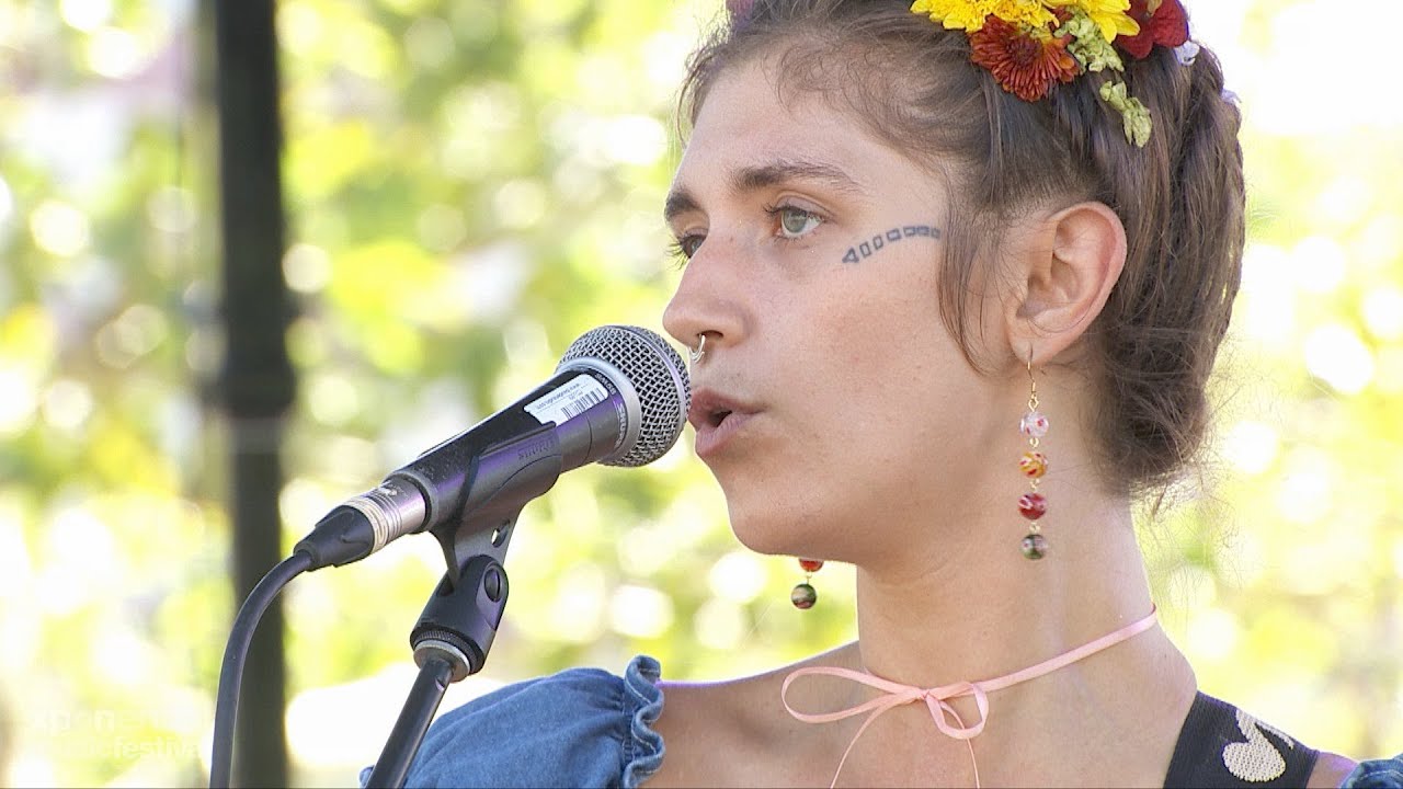 Sierra Ferrell Shines with Full Set at XPoNential Music Festival 2021