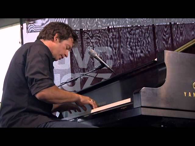 Harry Connick Jr. Delivers Timeless Jazz at Newport Jazz Festival 2004